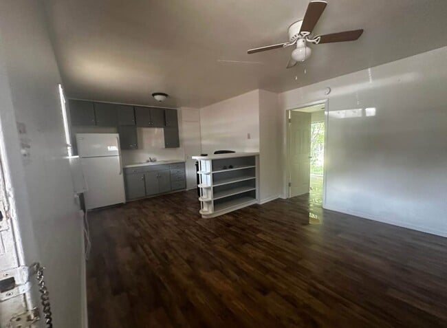 Building Photo - 611 McArthur Dr