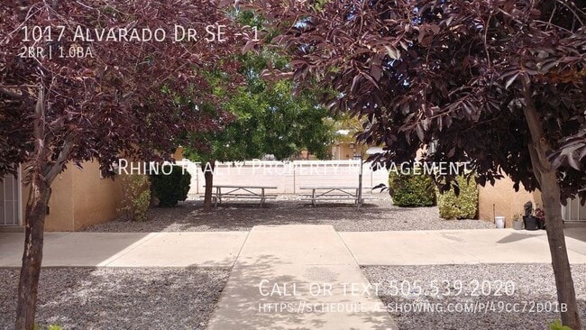 Building Photo - 1017 Alvarado Dr SE