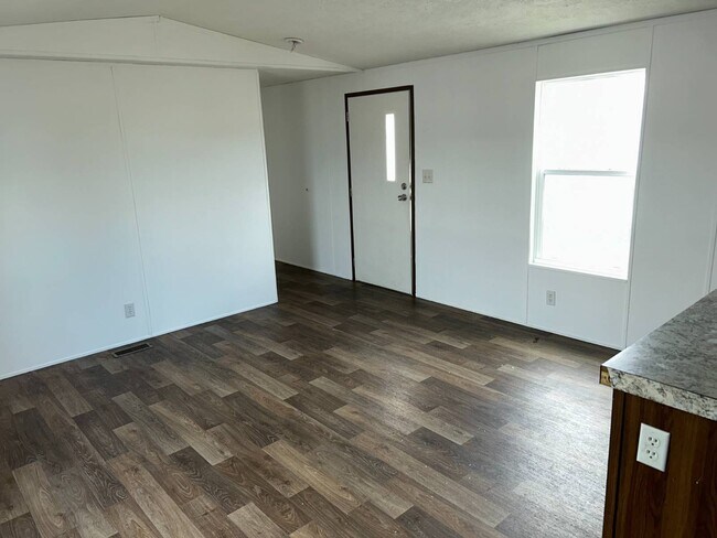 Foto del edificio - 306 Hovie Ct