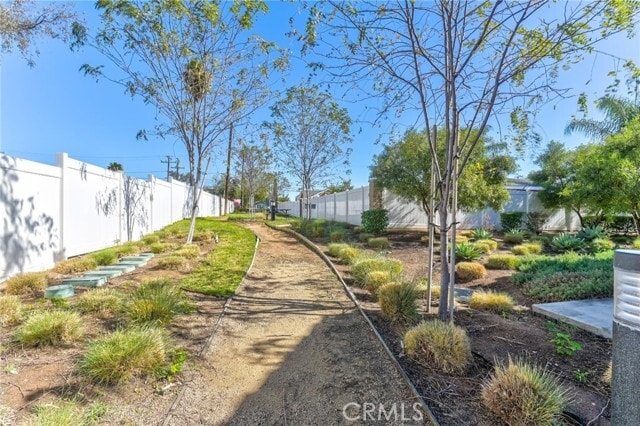 Foto del edificio - 13177 Edgemont St