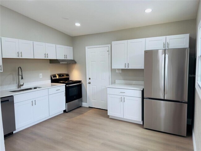 Foto del edificio - 3235 Oakley Ave S