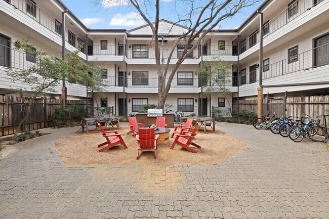 Foto del edificio - 203 E 31st St