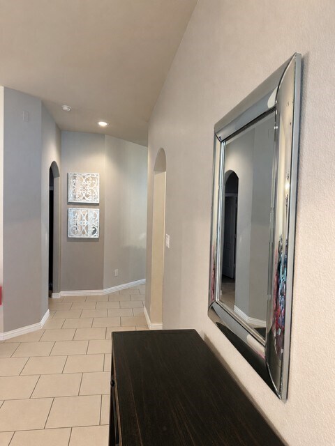 Building Photo - 2822 Lockeridge Cove Dr