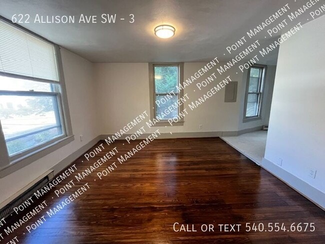 Building Photo - 622 Allison Ave SW