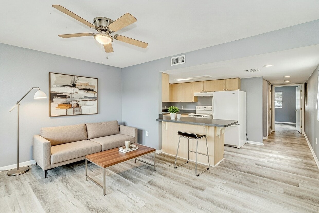 Photo - 2912 East Columbus Drive, Unit 2