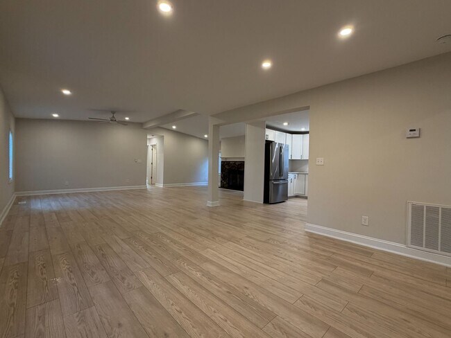 Foto del edificio - 4111 Brown Dr