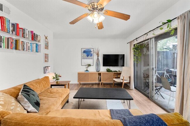 Foto del edificio - 2600 Penny Ln