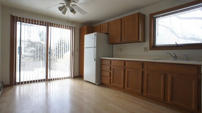 Foto del edificio - 2 Bedroom Pet Friendly Duplex Available Now!