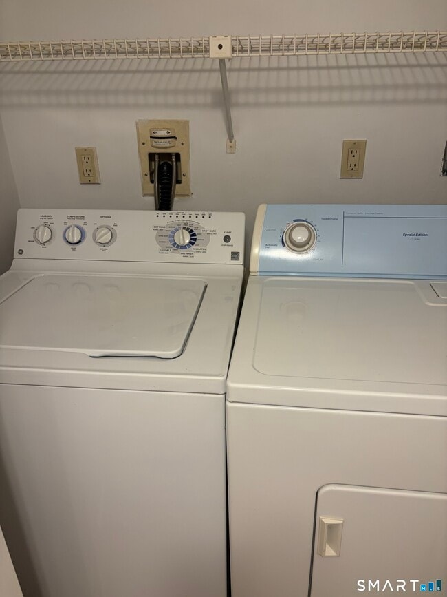 Building Photo - 49 Country Walk