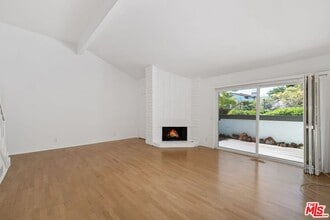 Building Photo - 1646 Palisades Dr
