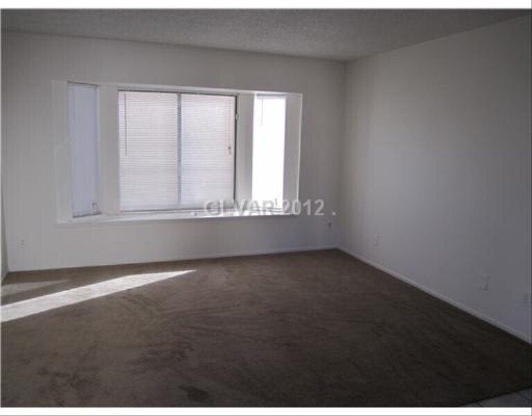 Building Photo - 6645 Chardonay Way