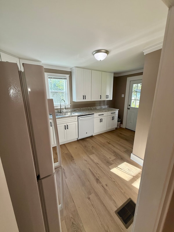 Building Photo - 1105 E 5th St