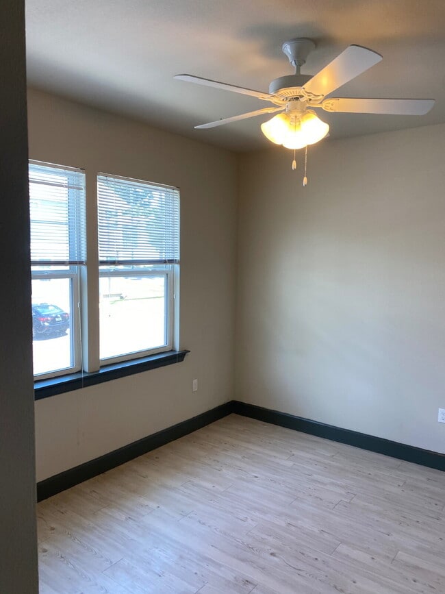 Foto del edificio - Now Leasing! Spacious 6-Bedroom, 6.5-Bathroom student house just minutes from campus. Only $725/m...