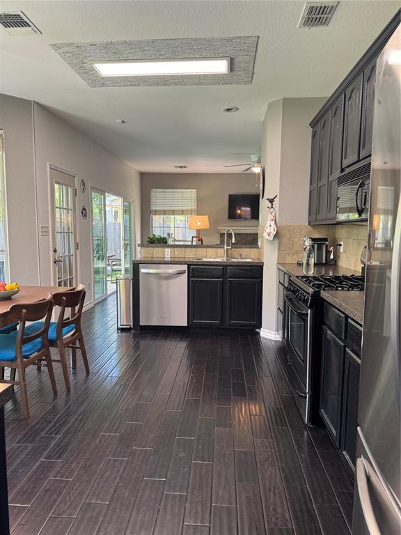 Building Photo - 8405 Ganttcrest Dr