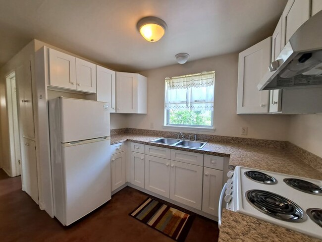 Building Photo - 1 Bed/1 Bath Rental in Lakeland between La...