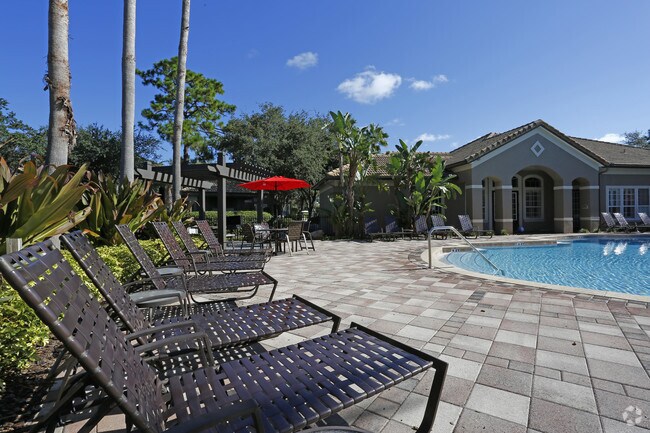 Building Photo - MAA Palm Harbor