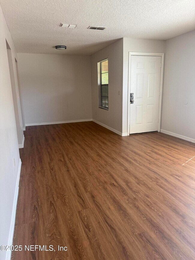 Foto del edificio - 459 Bentwood Ln