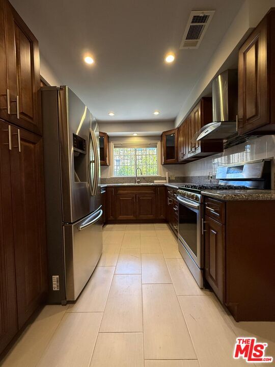 Building Photo - 6024 Coldwater Canyon Ave