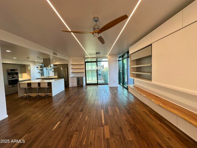 Foto del edificio - 200 W Portland St