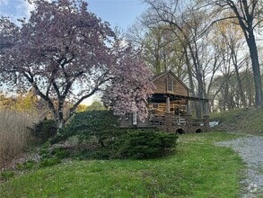 Building Photo - 227 Cedar Ln