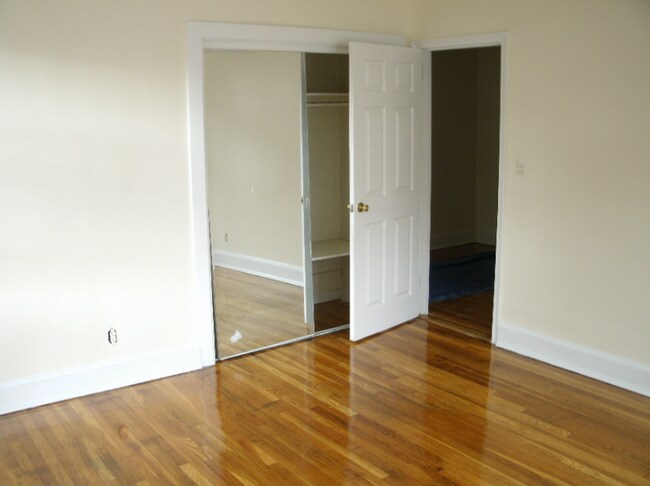 Foto del edificio - 5301 Glenwood Rd