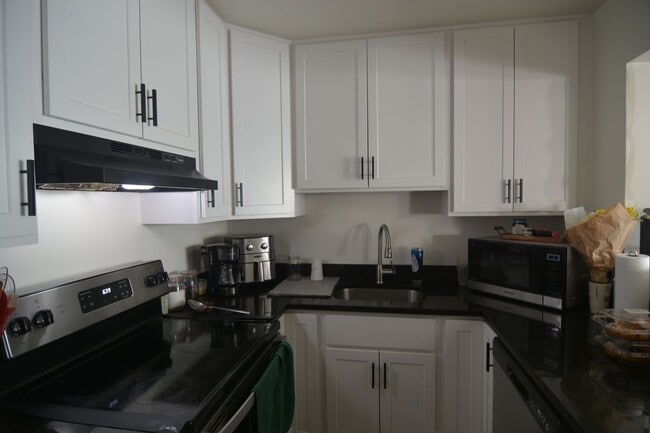 Building Photo - 9520 Mooregate Ct