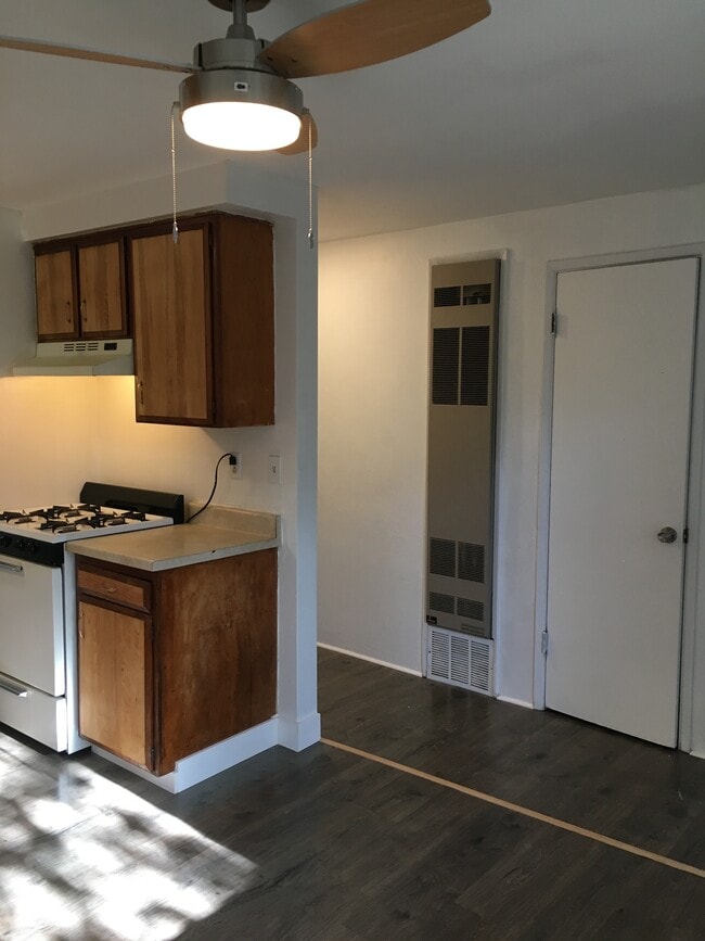 Building Photo - 107 N 3rd St