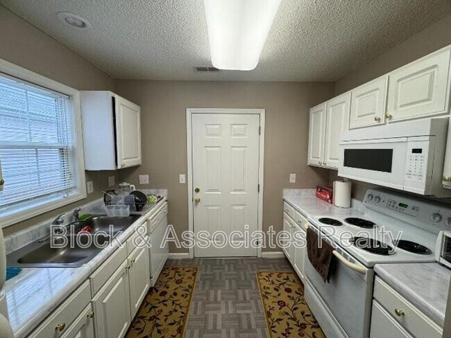 Building Photo - 11341 Clubhaven Pl