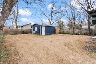 Building Photo - 1118 Ebert Ave