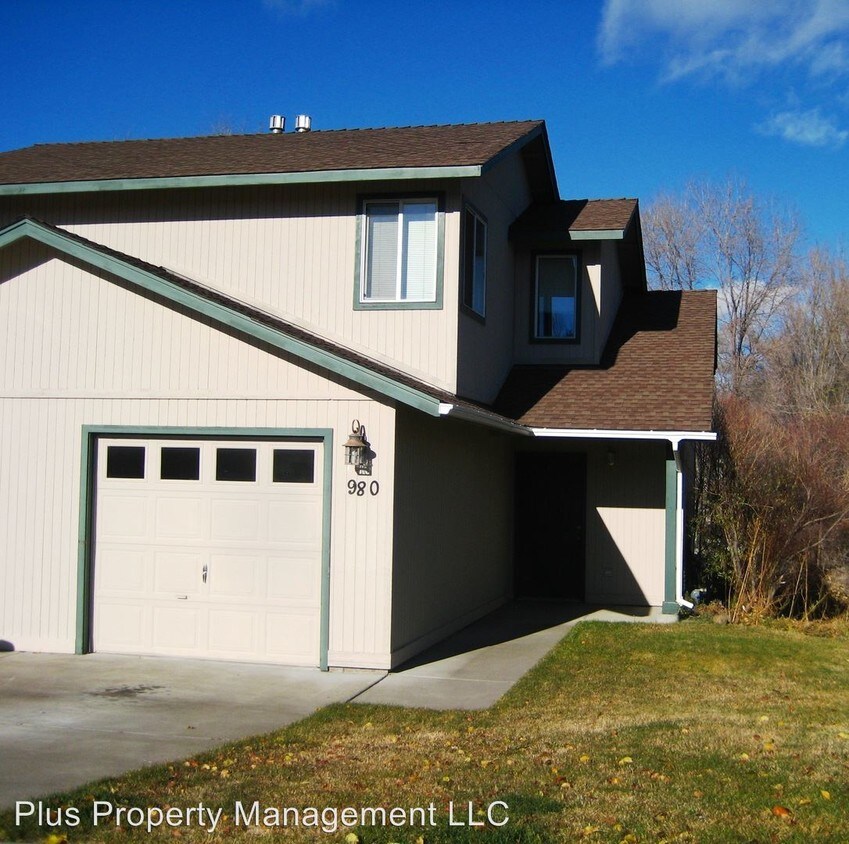 978980 NE Hidden Valley Dr, Bend, OR 97701 Apartment for Rent in
