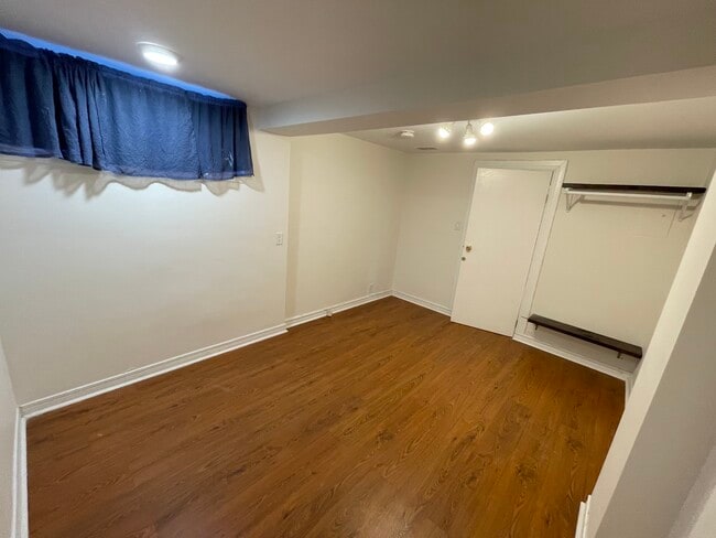 Building Photo - 128 Sabrina Dr