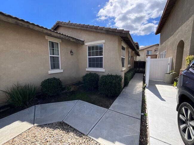 Foto del edificio - Charming, 1-story home close to Hwy 15.