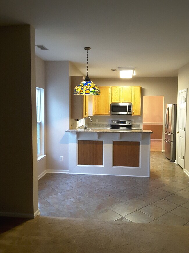 Building Photo - 156 Walmsley Pl