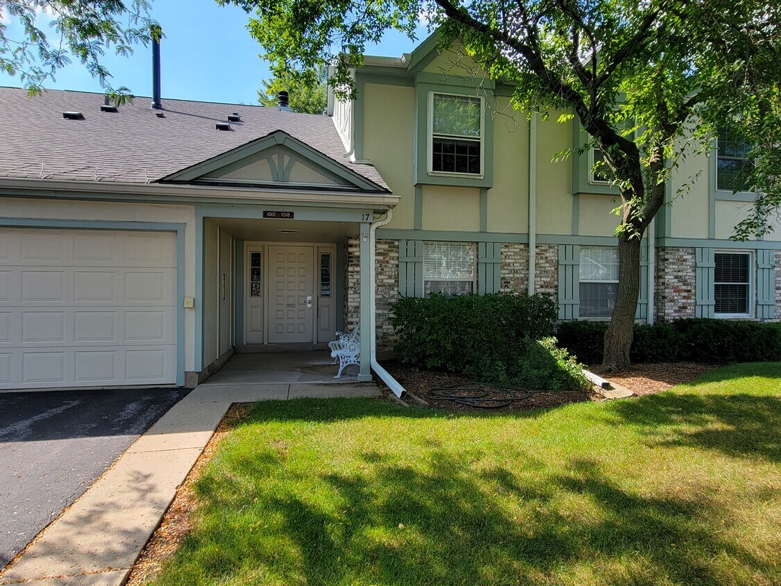 1012 Auburn Ln Unit 1012, Buffalo Grove, IL 60089 Condo for Rent in
