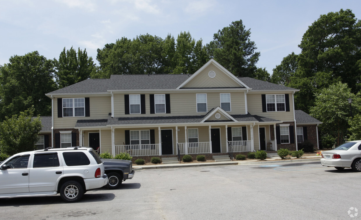 Building Photo - Cherry Laurel