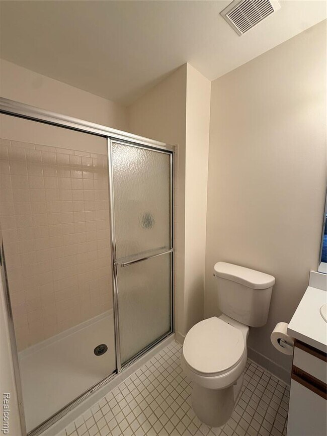 Building Photo - 42779 Lilley Pointe Dr
