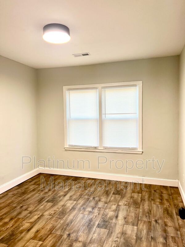 Building Photo - 1361 Byrere Terrace SW