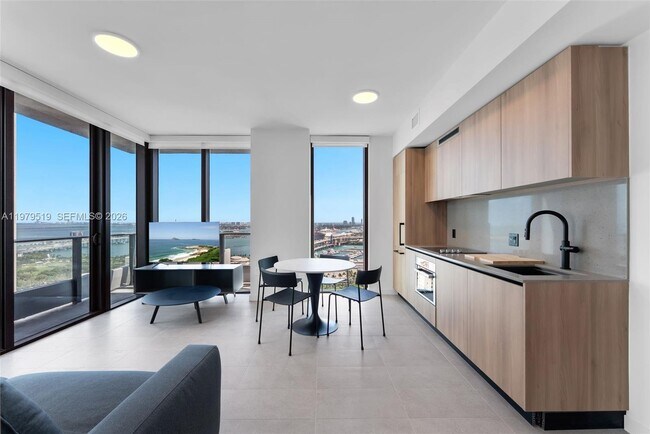 Foto del edificio - 121 NE 5th St