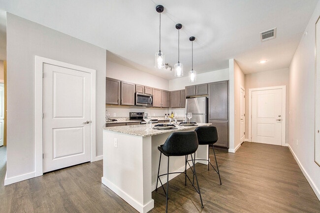 Building Photo - Landmark Apartments