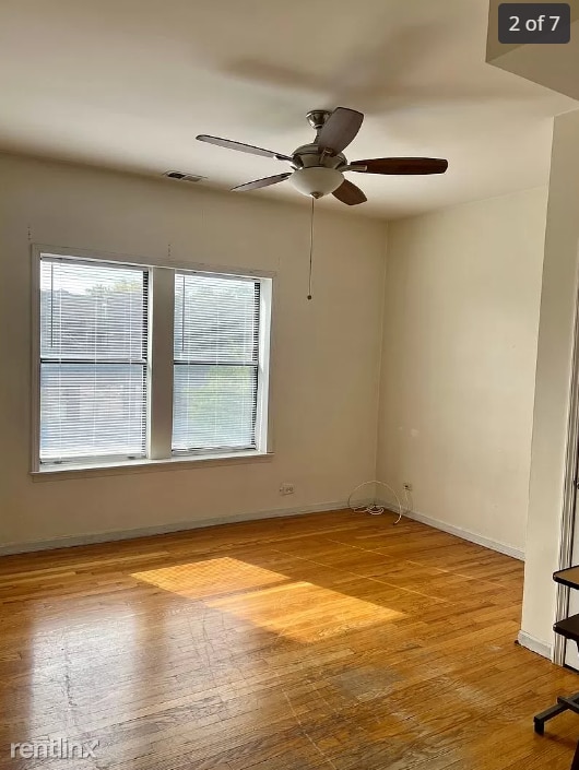 Building Photo - 2 br, 1 bath Condo - 2950 West Montrose Av...