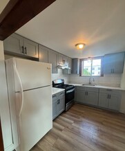 Building Photo - 90 Montaup St