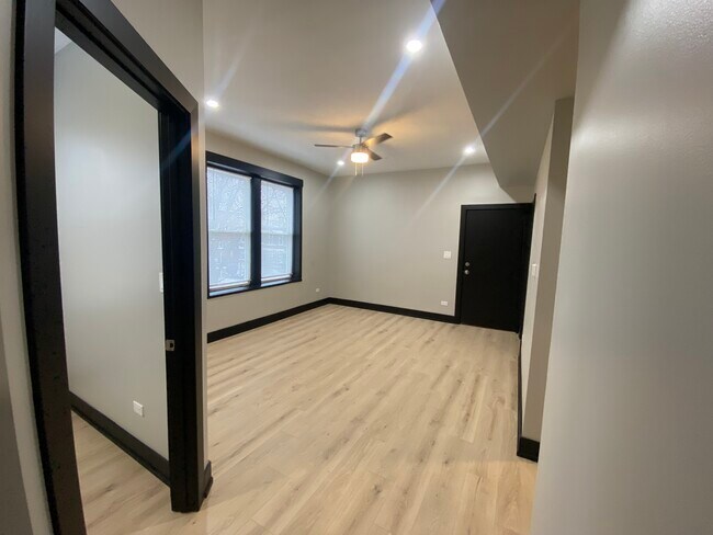 Foto del edificio - 3850 W Hirsch St