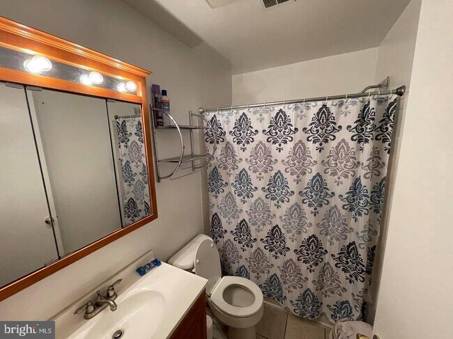 Building Photo - 540 S 48th St