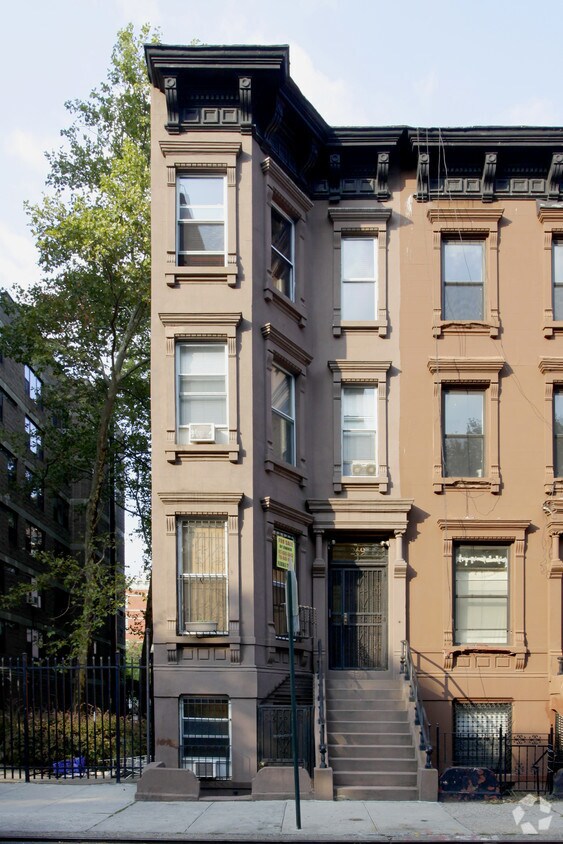 Building Photo - 269 W 131st St