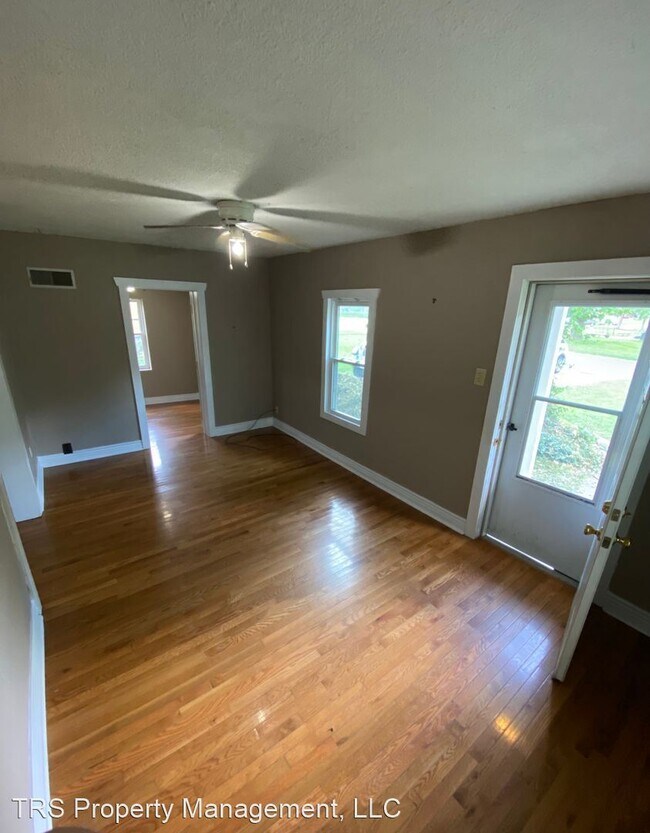 Building Photo - 2 br, 1 bath House - 105 Clinton st.