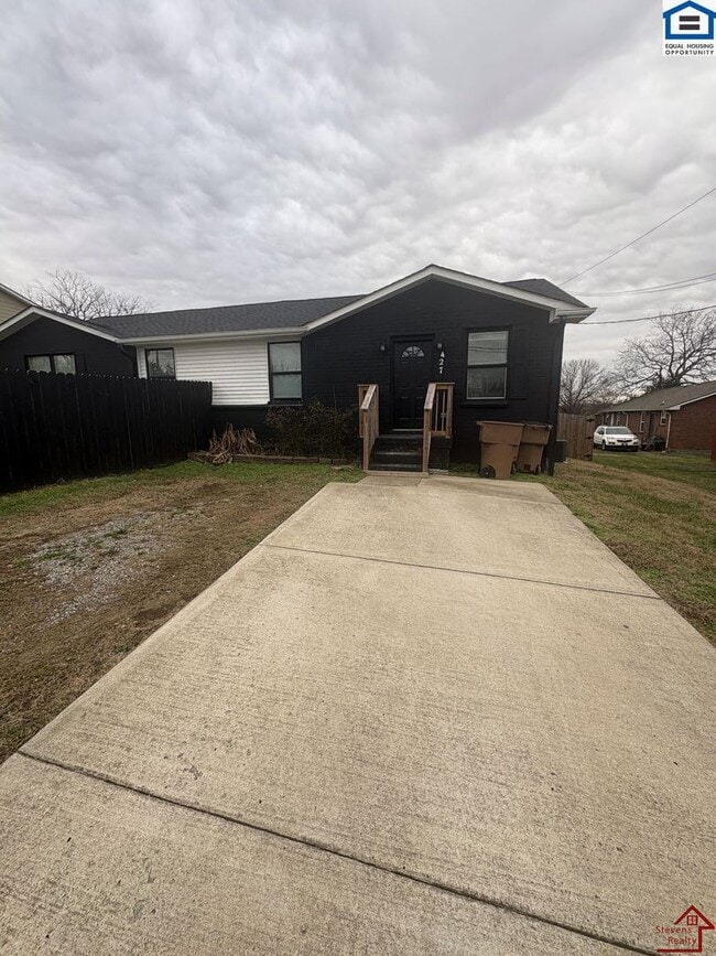 Building Photo - 427 Revels Dr