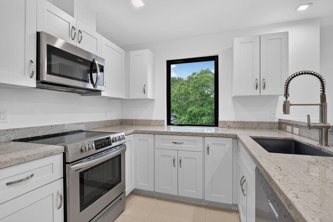 Building Photo - 444 NW 41st St