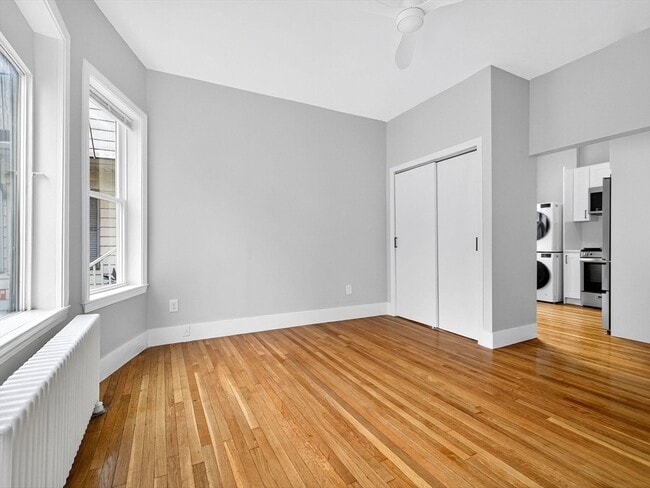 Building Photo - 1576 Cambridge St