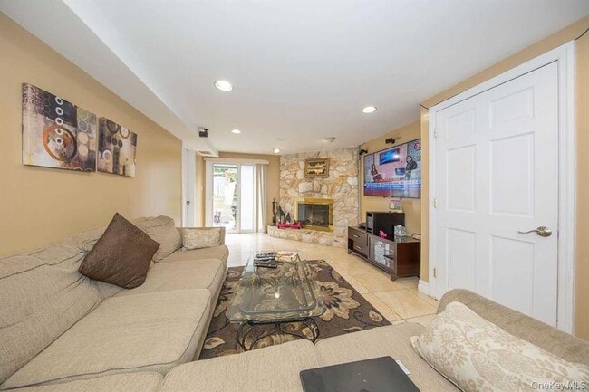 Foto del edificio - 413 Clearmeadow Dr