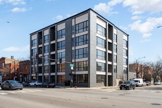 Building Photo - 2354 W Polk St